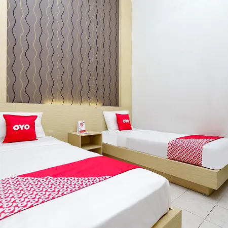 OYO 2436 Hotel Kencana Tegal  Bagian luar foto