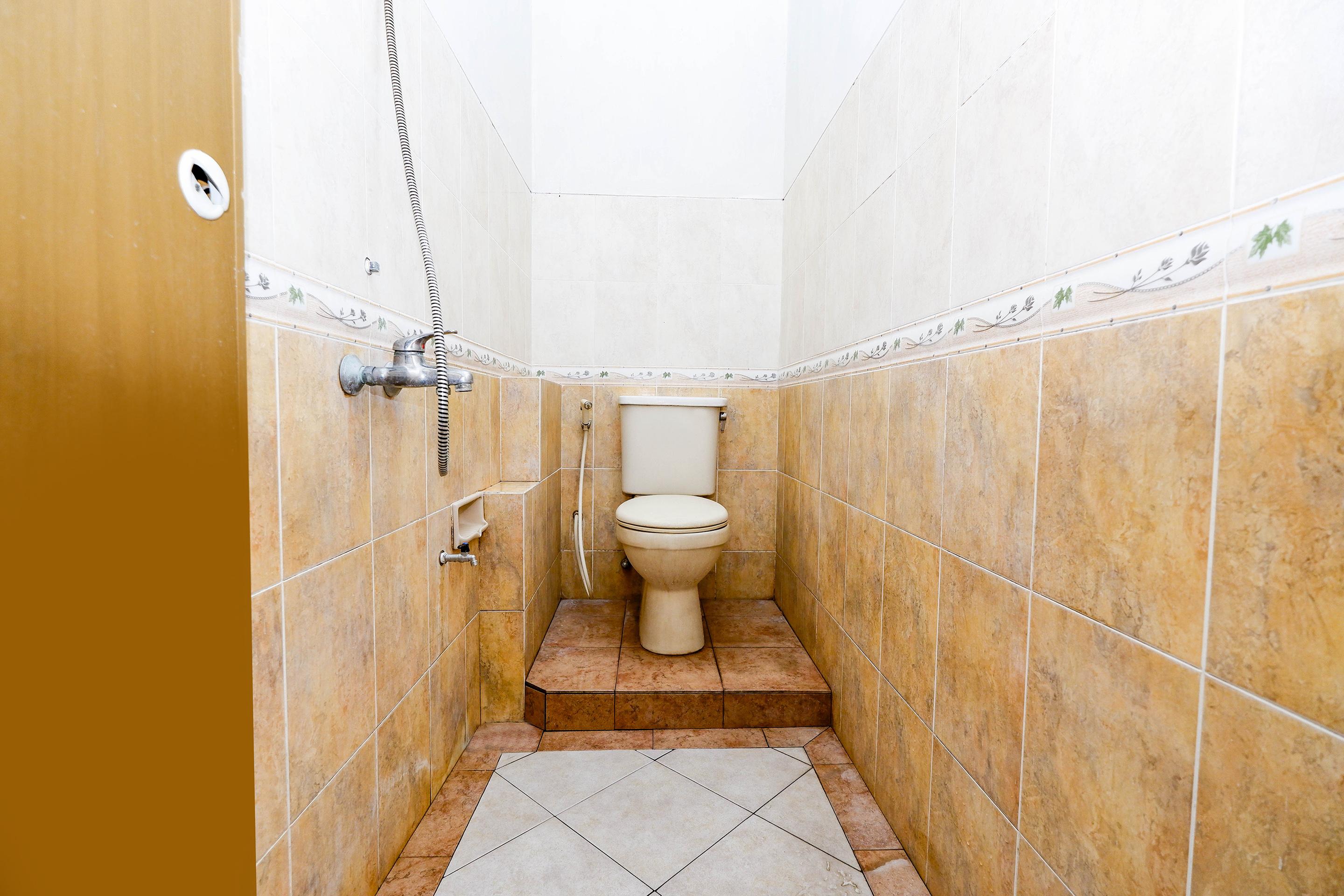 Hotel Super Oyo 2436 Kencana Tegal (Central Java)