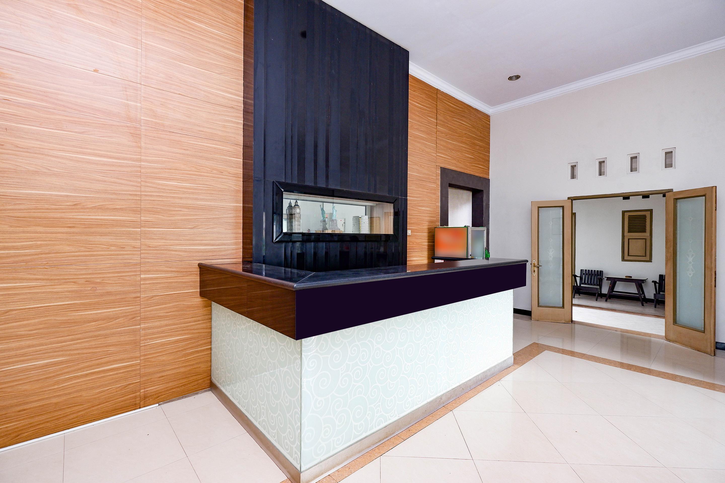 Hotel Super Oyo 2436 Kencana 2*