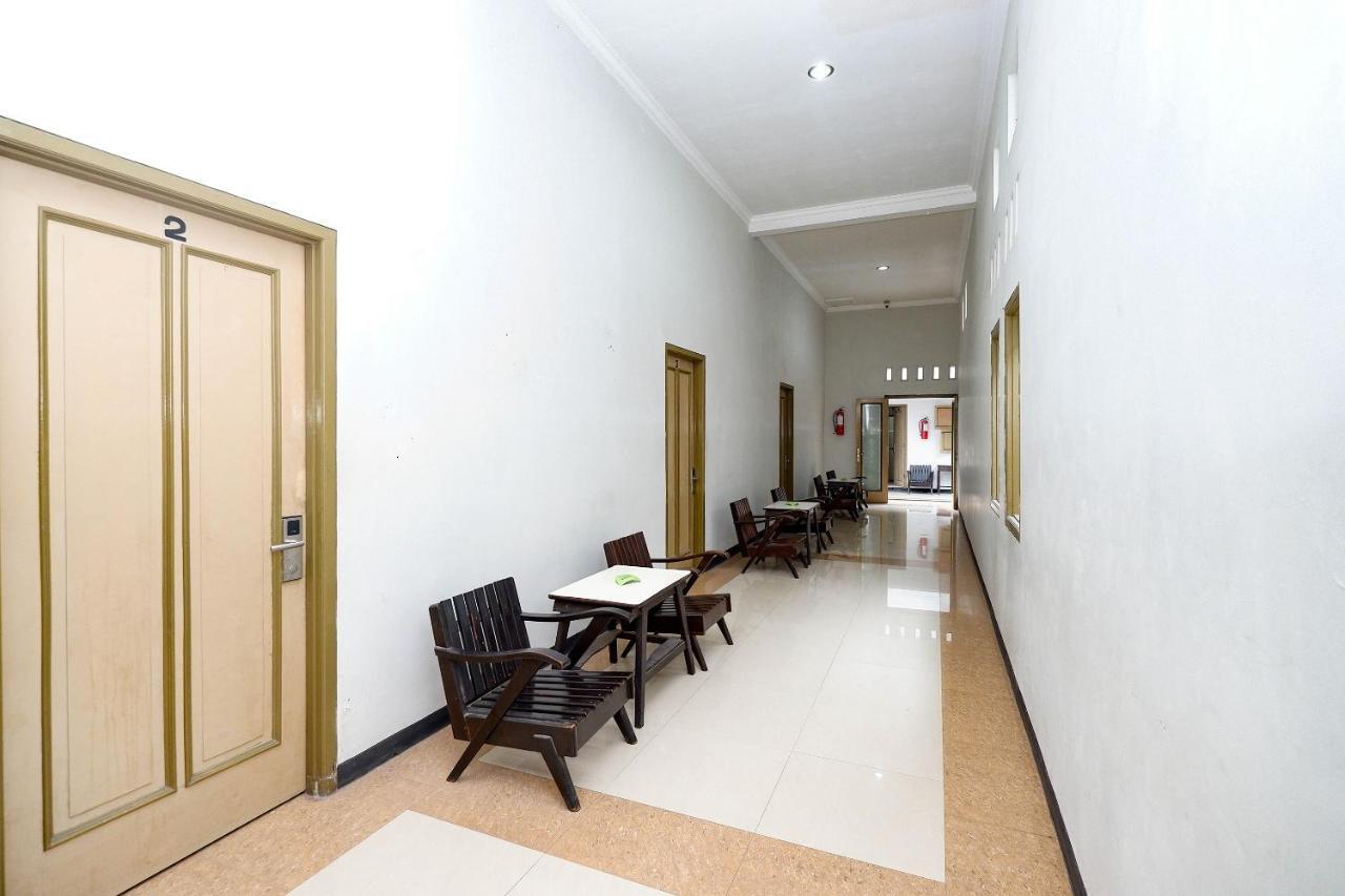 Hotel Super Oyo 2436 Kencana Tegal (Central Java)